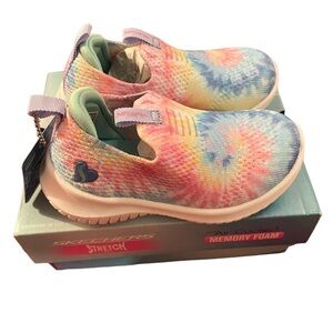 SKECHERS STRETCH FIT WITH AIR COOLED MEMORY FOAM. Size 6. Brand new in b…